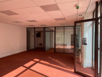 LOCAL COMMERCIAL A VENDRE - CHALON SUR SAONE - 99 m2 - 154440 € 