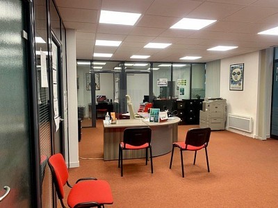 LOCAL COMMERCIAL A VENDRE - CHALON SUR SAONE - 99 m2 - 154440 € 