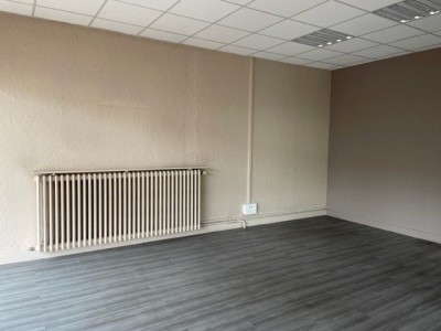 LOCAL COMMERCIAL A VENDRE - CHALON SUR SAONE - 60,4 m2 - 75000 € 
