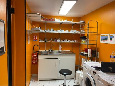 LOCAL COMMERCIAL A VENDRE - CHALON SUR SAONE - 73,42 m2 - 114950 € 