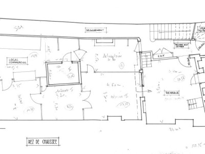 LOCAL COMMERCIAL A VENDRE - CHALON SUR SAONE - 117 m2 - 156750 € 