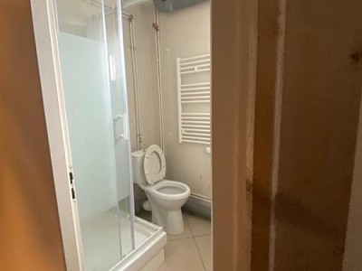 LOCAL COMMERCIAL A VENDRE - GENAS - 55 m2 - 55000 € 