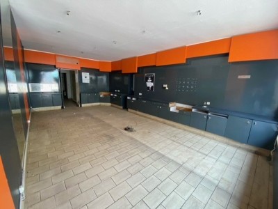 LOCAL COMMERCIAL A VENDRE - PONT DE VEYLE - 350 m2 - 369200 € 