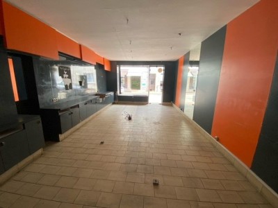 LOCAL COMMERCIAL A VENDRE - PONT DE VEYLE - 350 m2 - 369200 € 