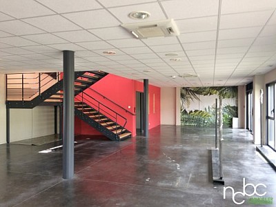 LOCAL D ACTIVITE A LOUER - ANSE - 800 m2 - 120 € HC/m<sup>2</sup>/an