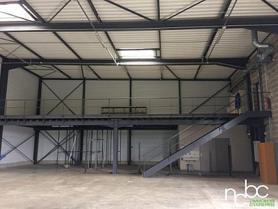 LOCAL D ACTIVITE A LOUER - ANSE - 800 m2 - 120 € HC/m<sup>2</sup>/an