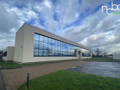 BUREAU A LOUER - BRON - 540 m2 divisibles  partir de 300 m2 - 120 € HC/m<sup>2</sup>/an