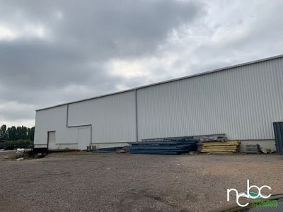 LOCAL D ACTIVITE A LOUER - CHALON SUR SAONE - 1000 m2 - 66 € HC et HT/m<sup>2</sup>/an