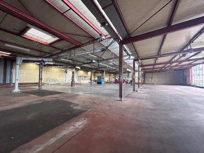LOCAL D ACTIVITE A LOUER - CHALON SUR SAONE - 2000 m2 - 52,00 € HC et HT/m<sup>2</sup>/an