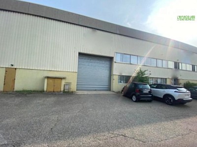 LOCAL D ACTIVITE A LOUER - CHASSIEU - 720 m2 - 80 € HC/m<sup>2</sup>/an