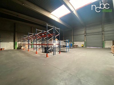 LOCAL D ACTIVITE A LOUER - CHASSIEU - 720 m2 - 80 € HC/m<sup>2</sup>/an