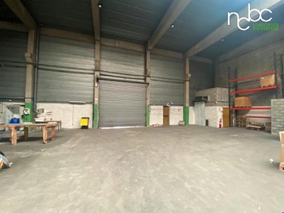 LOCAL D ACTIVITE A LOUER - CHASSIEU - 720 m2 - 80 € HC/m<sup>2</sup>/an