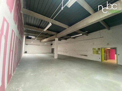 LOCAL D ACTIVITE A LOUER - CORBAS - 550 m2 - 72,73 € HC/m<sup>2</sup>/an