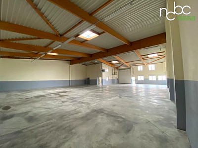 LOCAL D ACTIVITE A LOUER - DECINES CHARPIEU - 540 m2 - 91,30 € HC/m<sup>2</sup>/an