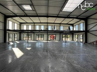 LOCAL D ACTIVITE A LOUER - DECINES CHARPIEU - 1902 m2 divisibles  partir de 242 m2 - 105 € HC/m<sup>2</sup>/an
