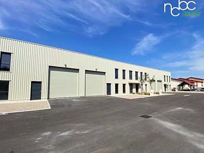 LOCAL D ACTIVITE A LOUER - DECINES CHARPIEU - 1902 m2 divisibles  partir de 242 m2 - 105 € HC/m<sup>2</sup>/an
