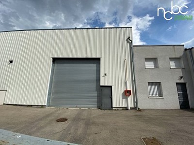 LOCAL D ACTIVITE A LOUER - DECINES CHARPIEU - 269 m2 - 100,00 € HC/m<sup>2</sup>/an