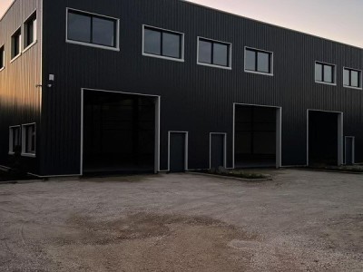 BATIMENT D ACTIVITE DIVISIBLE A LOUER - DIJON - 1216,24 m2 divisibles  partir de 274,97 m2 - 75,00 € HC et HT/m<sup>2</sup>/an