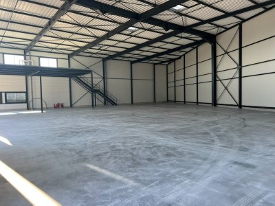 BATIMENT D ACTIVITE DIVISIBLE A LOUER - DIJON - 1216,24 m2 divisibles  partir de 274,97 m2 - 75,00 € HC et HT/m<sup>2</sup>/an
