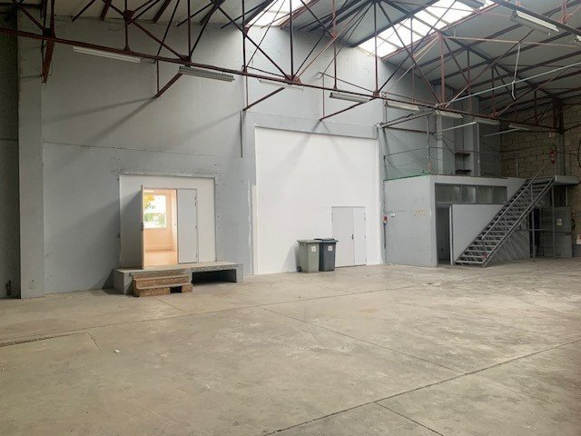 BATIMENT D ACTIVITE A LOUER - DIJON - 850 m2 - 70,59 € HC et HT/m<sup>2</sup>/an