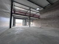 LOCAL D ACTIVITE A LOUER - FRAGNES - 2768 m2 divisibles à partir de 339 m2 - 105 € HC et HT/m<sup>2</sup>/an