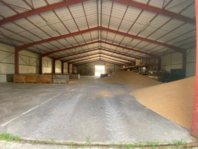 LOCAL D ACTIVITE A LOUER - L ABERGEMENT DE CUISERY - 4860 m2 divisibles  partir de 400 m2 - 51,71 € HC et HT/m<sup>2</sup>/an