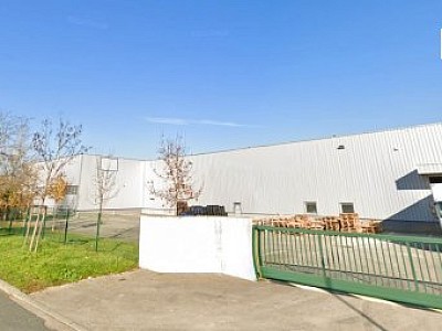 LOCAL D ACTIVITE A LOUER - LOZANNE - 2246 m2 - 80,00 € HC/m<sup>2</sup>/an