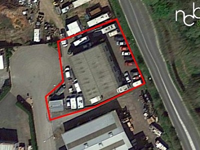 LOCAL D ACTIVITE A LOUER - MARCILLY D AZERGUES - 500 m2 - 80,00 € HC/m<sup>2</sup>/an