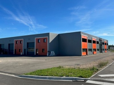 LOCAL D ACTIVITE A LOUER - SENNECEY LE GRAND - 1050 m2 divisibles  partir de 300 m2 - 109,28 € HC et HT/m<sup>2</sup>/an