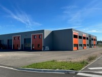 LOCAL D ACTIVITE A LOUER - SENNECEY LE GRAND - 600 m2 divisibles à partir de 300 m2 - 96 &euro; HC et HT/m<sup>2</sup>/an