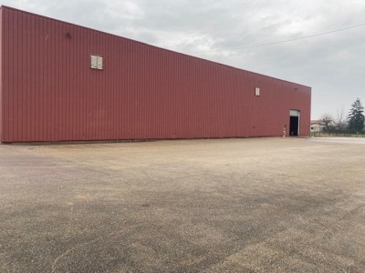 LOCAL D ACTIVITE A LOUER - VARENNES LES MACON - 1395 m2 divisibles  partir de 320 m2 - 55,00 € HC et HT/m<sup>2</sup>/an