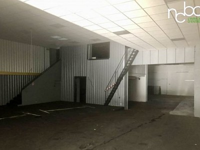 LOCAL D ACTIVITE A LOUER - VILLEFRANCHE SUR SAONE - 500 m2 - 84 € HC/m<sup>2</sup>/an
