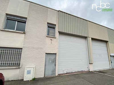LOCAL D ACTIVITE A LOUER - VILLEURBANNE - 346 m2 - 75 € HC/m<sup>2</sup>/an