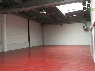 LOCAL D ACTIVITE A LOUER - VILLEURBANNE - 690 m2 - 87 € HC/m<sup>2</sup>/an