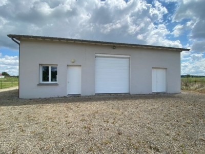 LOCAL D ACTIVITE A VENDRE - BAUDRIERES - 100 m2 - 120000 € 