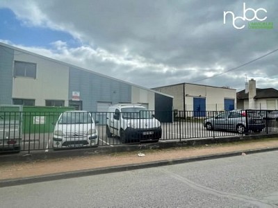 LOCAL D ACTIVITE A VENDRE - CHENOVE - 915 m2 - 700000 € 