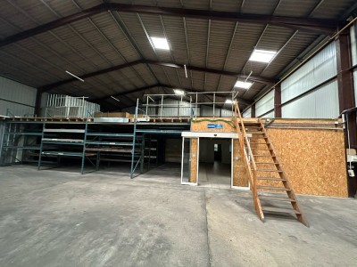 LOCAL D ACTIVITE A VENDRE - CHENOVE - 600 m2 - 550000 € 