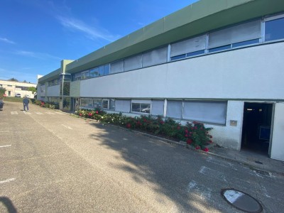 LOCAL D ACTIVITE A VENDRE - LA ROCHE VINEUSE - 4065 m2 - 1647983 € 