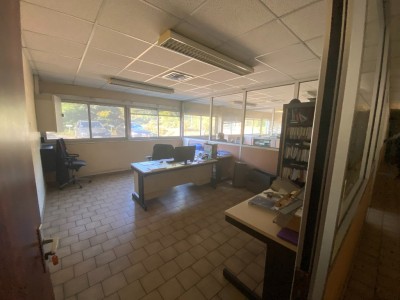 LOCAL D ACTIVITE A VENDRE - LA ROCHE VINEUSE - 4065 m2 - 1647983 € 