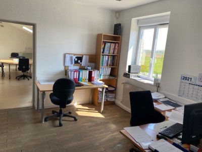 LOCAL D ACTIVITE A VENDRE - LA SALLE - 1032 m2 - 701430 € 