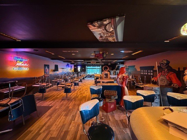 LOCAL D ACTIVITE A VENDRE - THUREY - 830 m2 - 280 000 €