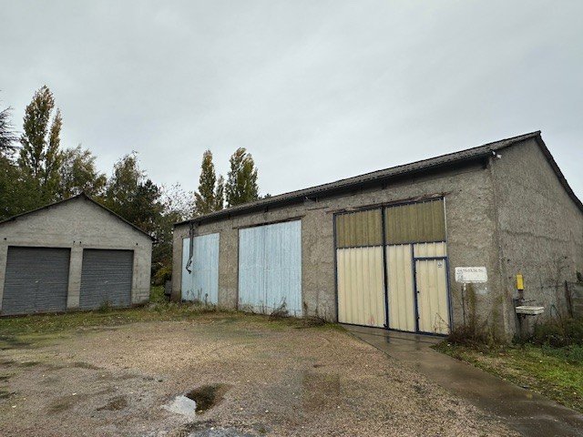 LOCAL D ACTIVITE A VENDRE - THUREY - 830 m2 - 280 000 €