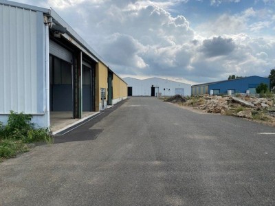 LOCAL INDUSTRIEL A LOUER - MACON - 6000 m2 - 60 € HC et HT/m<sup>2</sup>/an